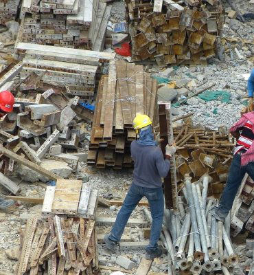 marches-construction-feraille-equipe