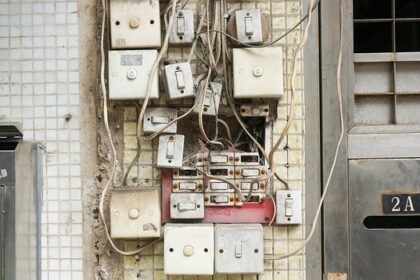 BRANCHEMENT ELECTRIQUE